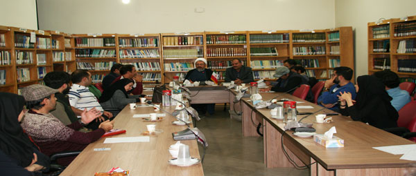برگزاری جلسه توجیهی ویژه راه یافتگان به مرحله باز بینی دومین جشنواره تئاتر روح الله97