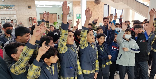 بازدید دانش آموزان از نمایشگاه تصویر سازی کودک و نوجوان در نگارستان امام خمینی (ره) اصفهان
