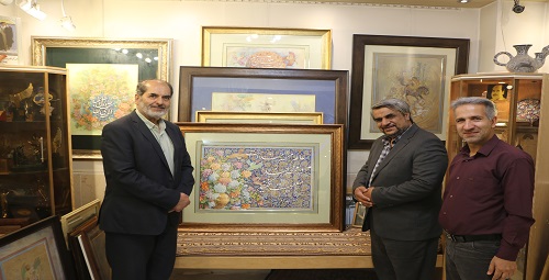بازدید مدیر موسسه تنظیم ونشر آثار امام خمینی (ره) اصفهان از کارگاه هنری استاد رضا بدرالسما