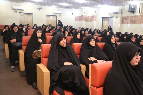 برگزاری نشست تخصصی "تبیین نقش زنان از دیدگاه امام خمینی(ره)" در اصفهان